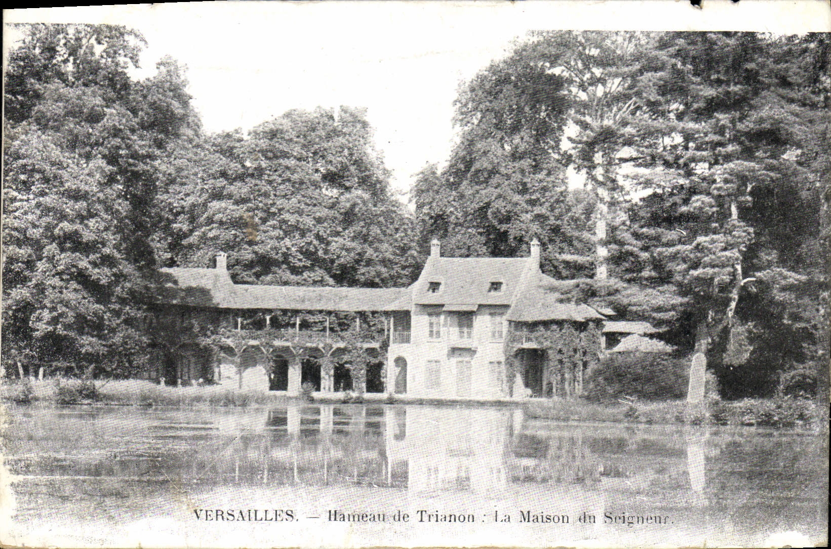 CPA Versailles Hameau de Trianon La maison du seigneur