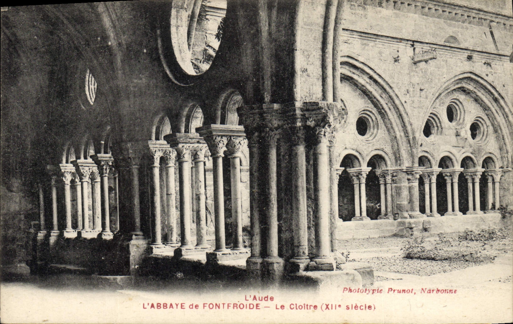 VINTAGE POSTCARD the abbey of Fontfroide the cloister