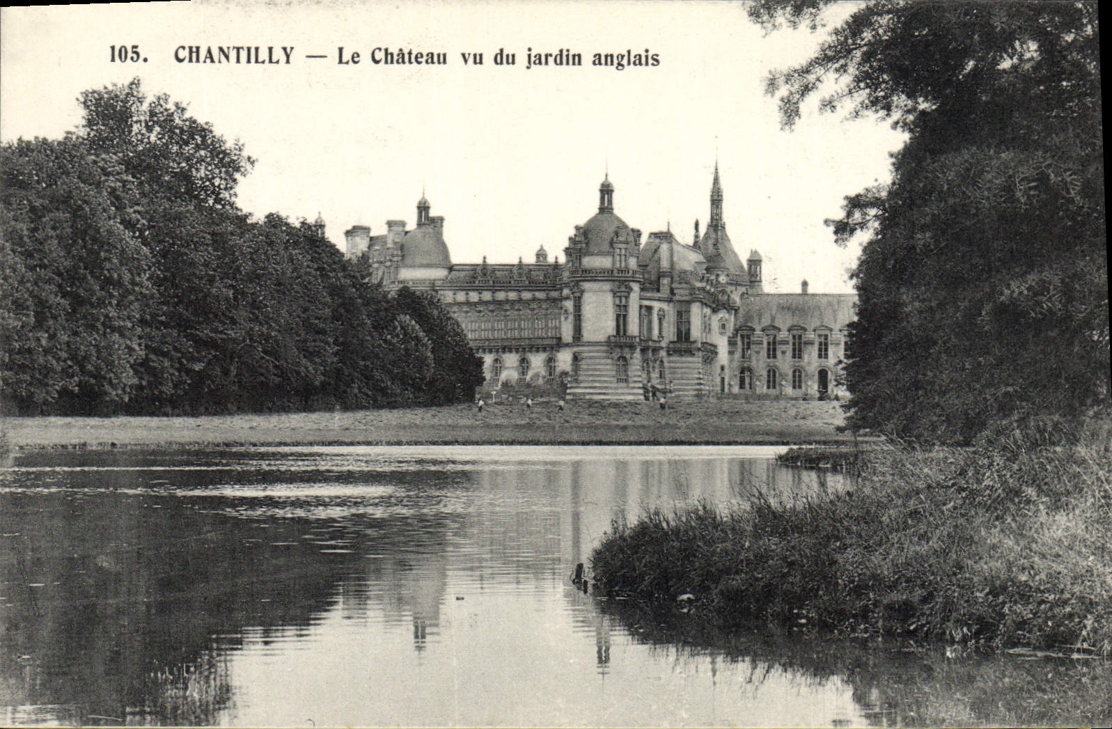 CPA Chantilly Le chateau vu du jardin anglais