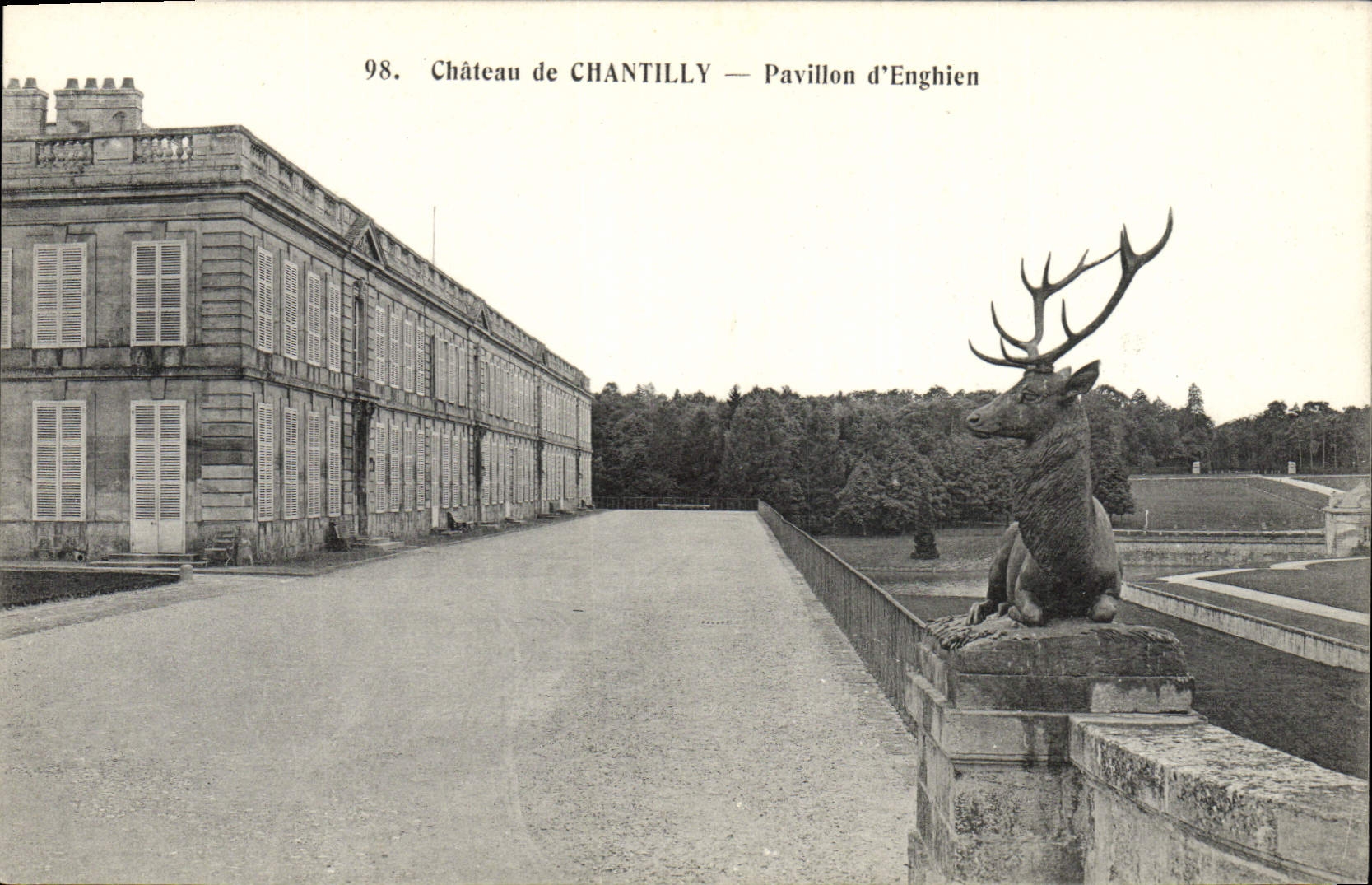 Parque de la POSTAL de la VENDIMIA del castillo de la casa de Chantilly de Enghien