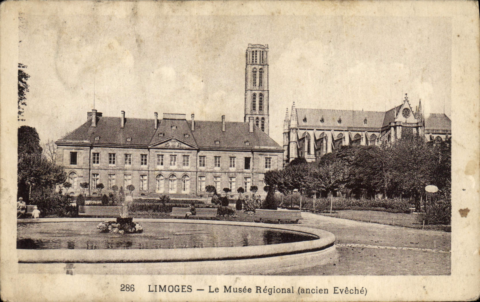 CPA Limoges le musee regional Ancien eveche