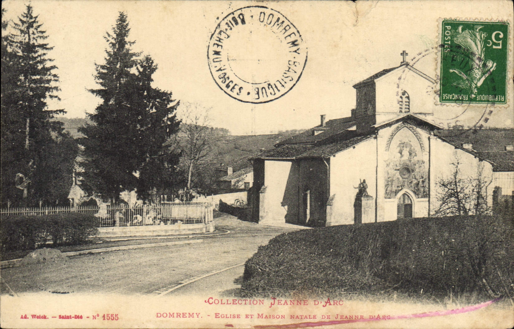 CPA Domremy Eglise et maison natale de Jeanne d'Arc