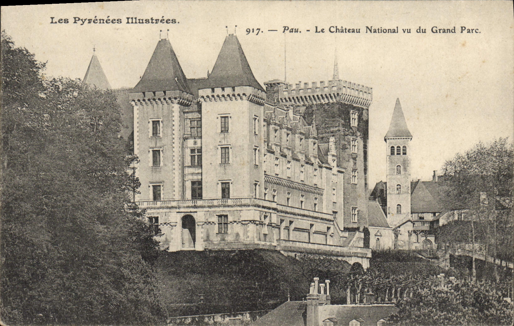 POSTAL Pau de la VENDIMIA el castillo nacional visto del parque grande