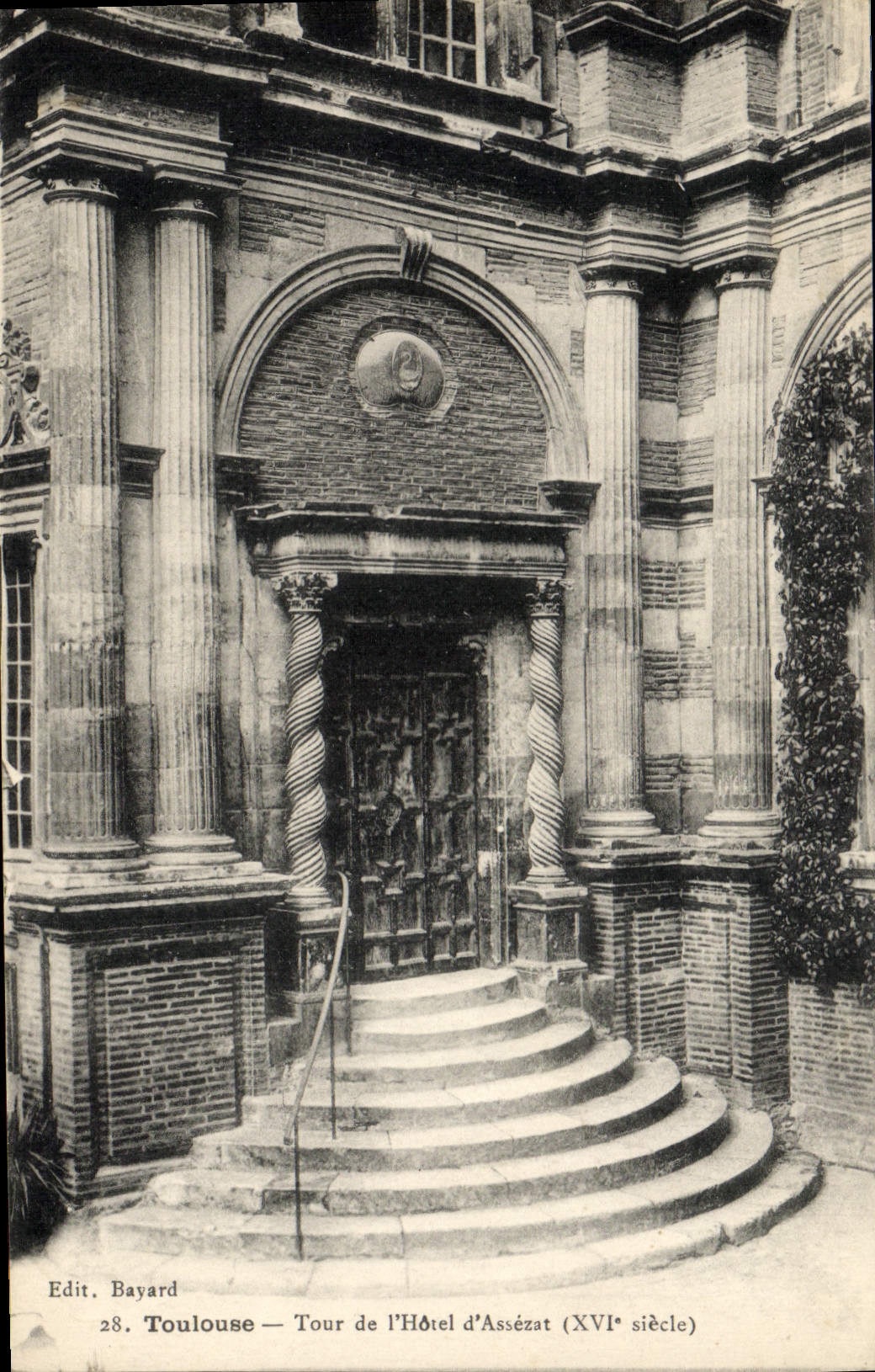 CPA Toulouse Tour de l'Hotel d'Assezat