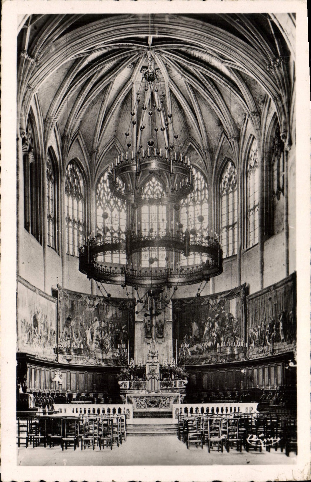 MODERN CARD Fish ponds on the Interior Rhone of the vault and the Goblins