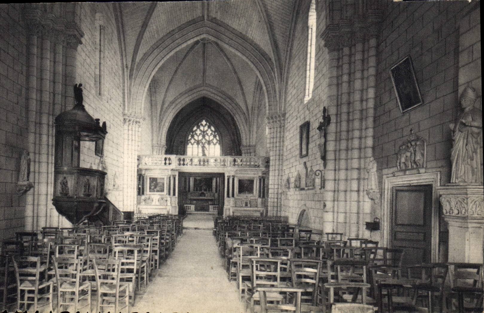 VINTAGE POSTCARD Abbey of Interior Bassac of the church