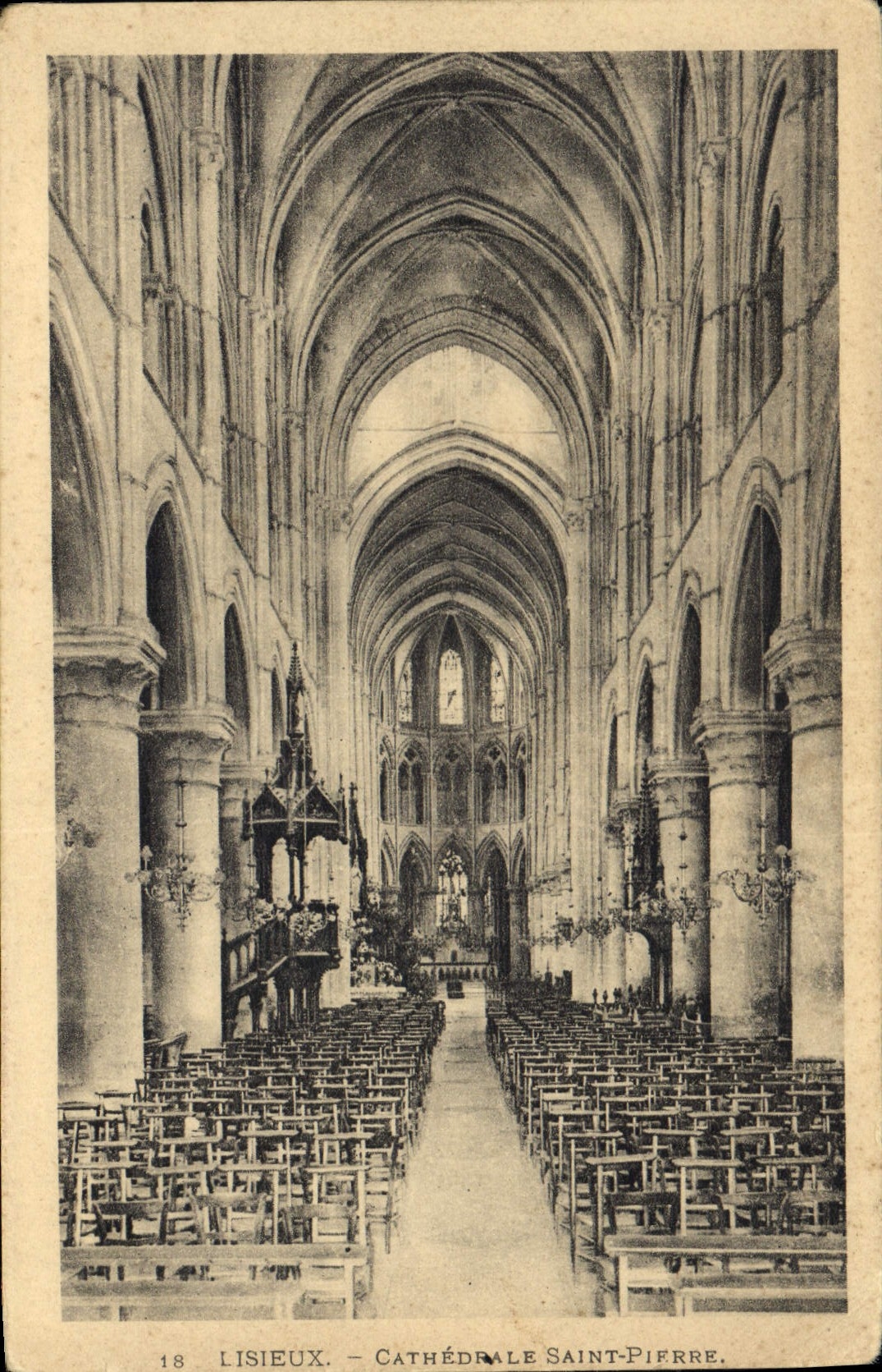 Saint Pierre de la catedral de Lisieux de la POSTAL de la VENDIMIA