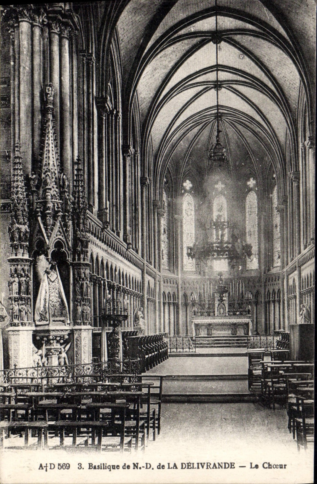 VINTAGE POSTCARD ND Basilica of Delivrande chorus