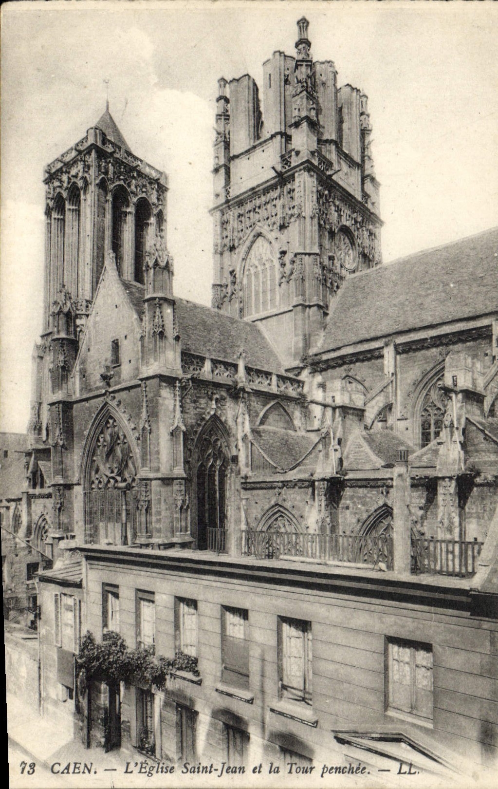 CPA Caen L'eglise Saint Jean et la tour penchee