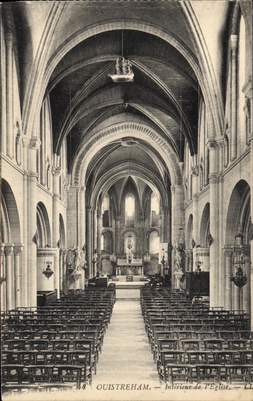VINTAGE POSTCARD Interior Ouistreham of the church