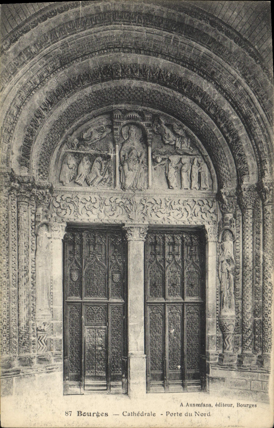 La POSTAL Bourges Cathedrale de la VENDIMIA lleva al norte