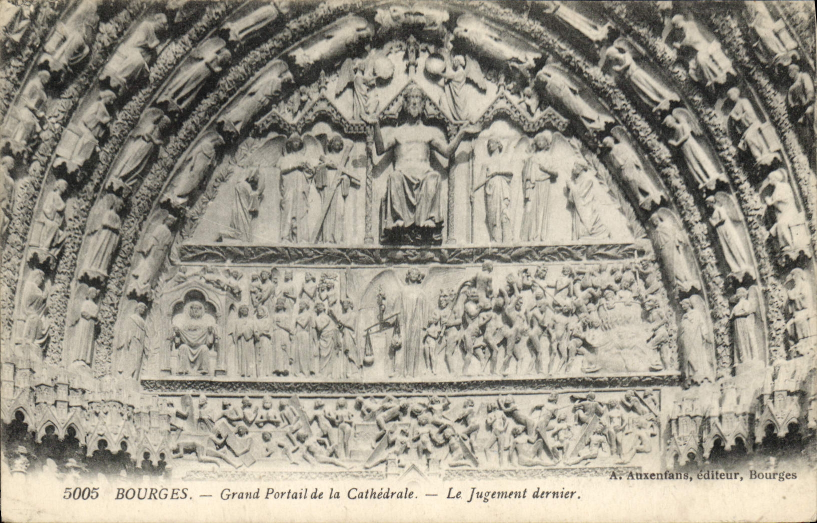 Portal grande de Bourges de la POSTAL de la VENDIMIA de la catedral el juicio pasado