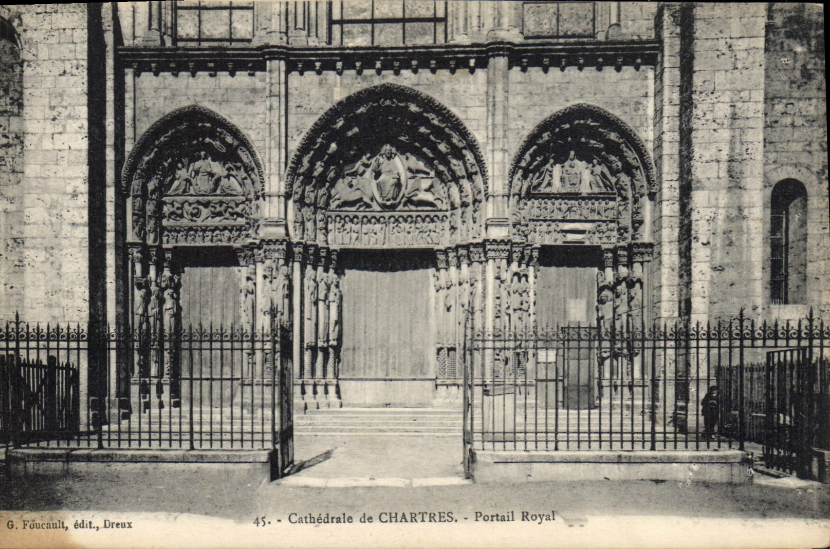 CPA Cathedrale de Chartres Portail Roayl