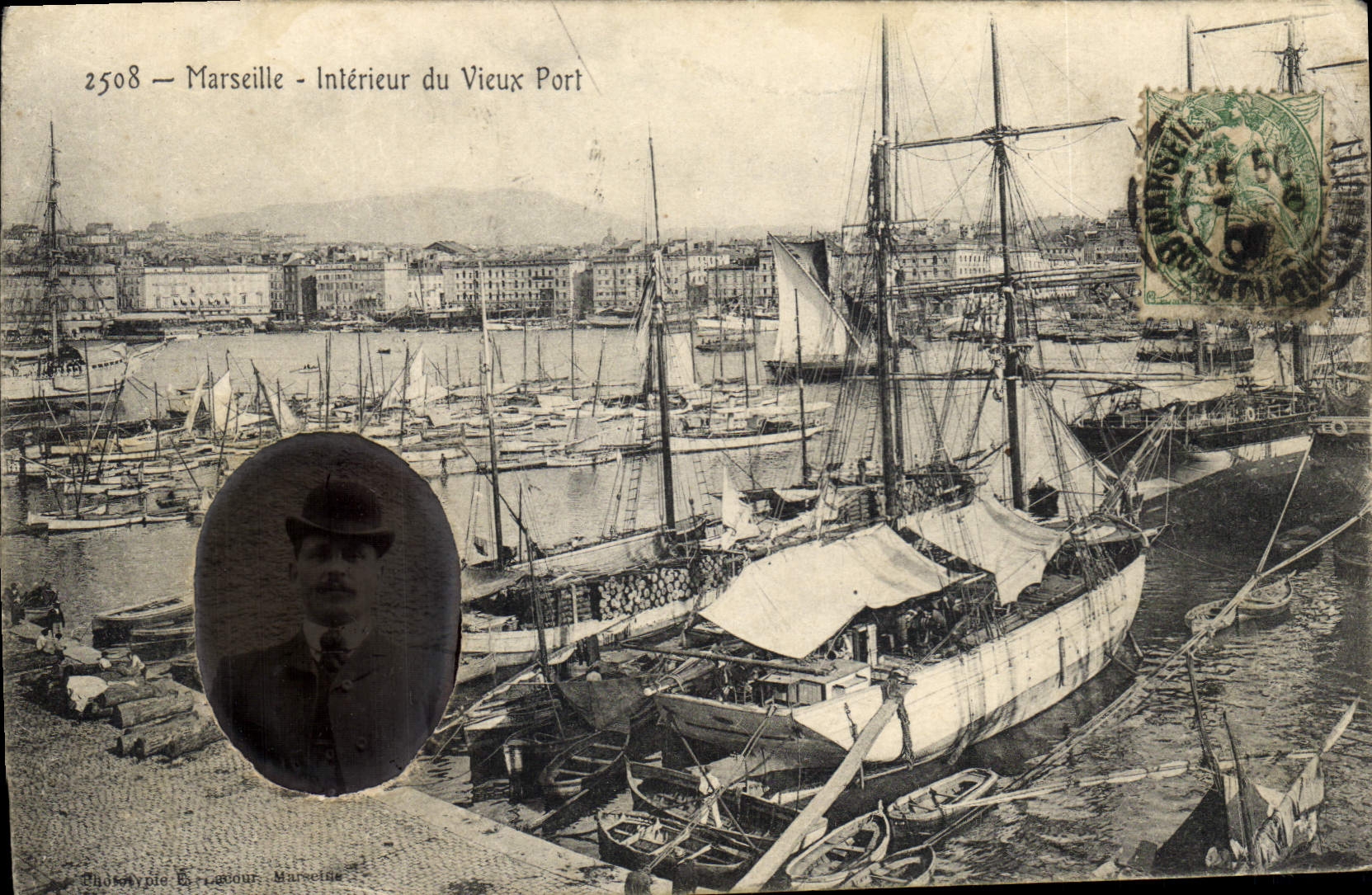 CPA Photographie Marseille Interieur du Vieux port Bateaux