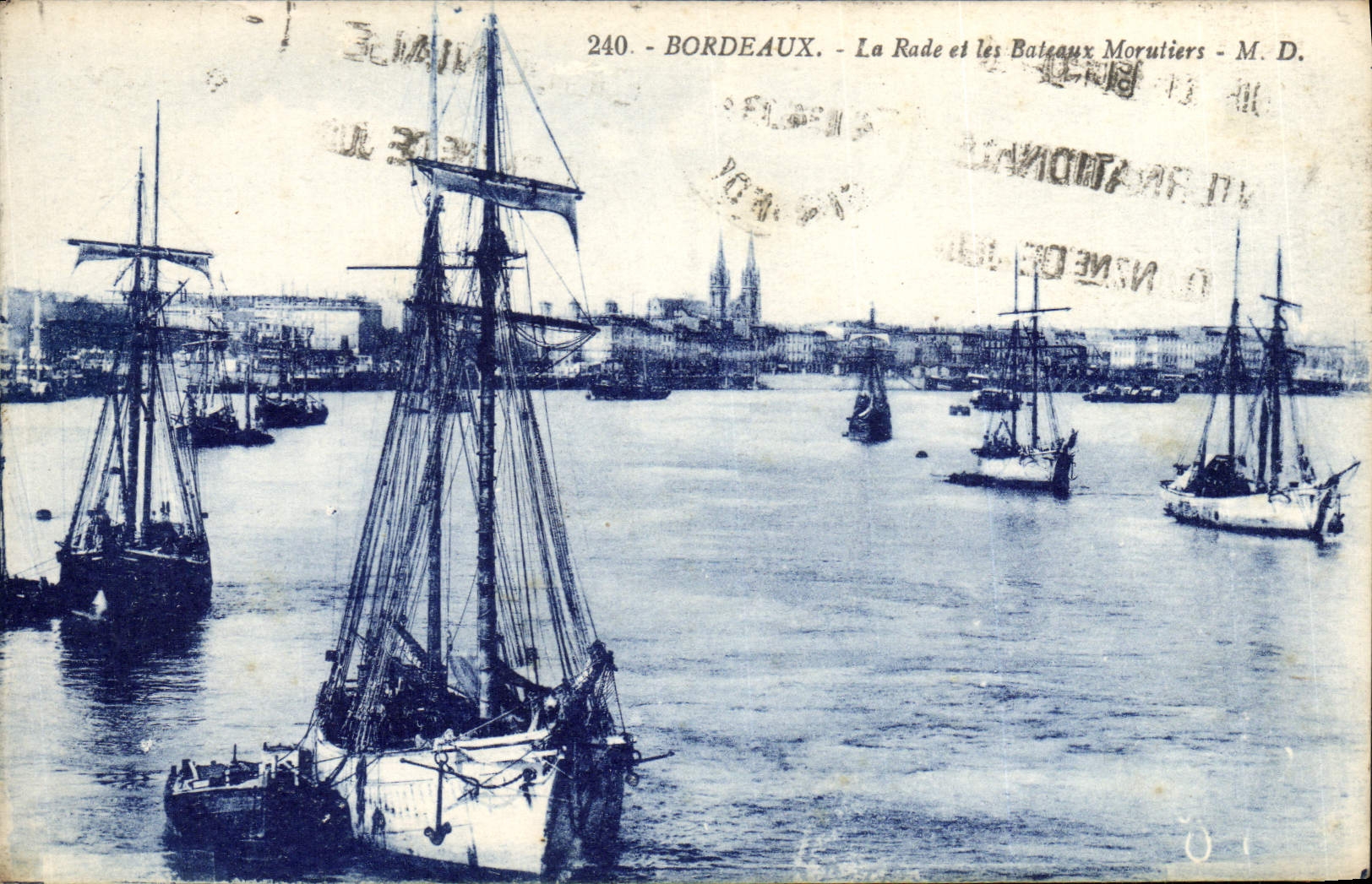 VINTAGE POSTCARD Boat of Bordeaux sin roads and the boats cod-fishing boats