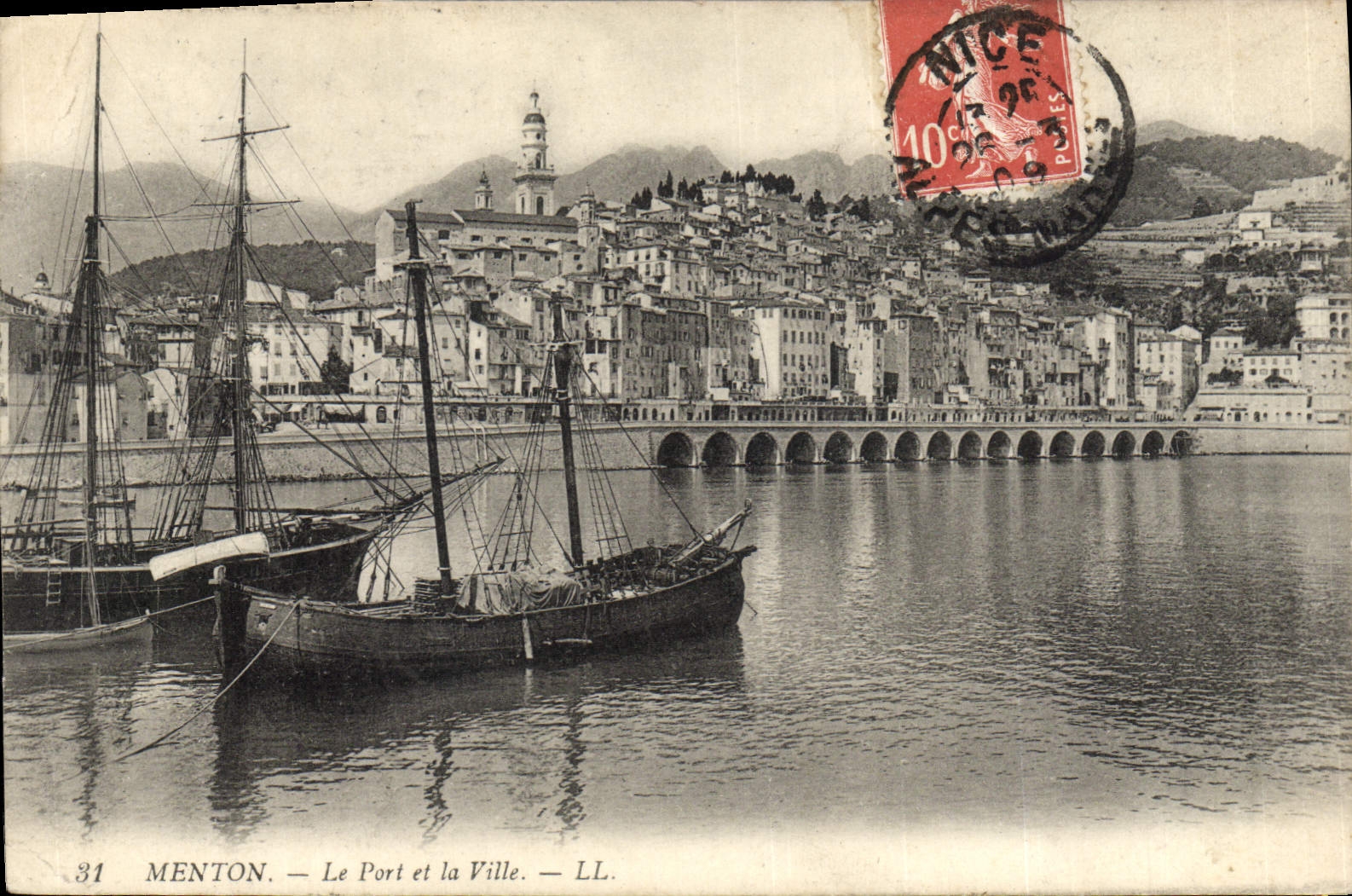 VINTAGE POSTCARD Boat of sin Menton the port and the city