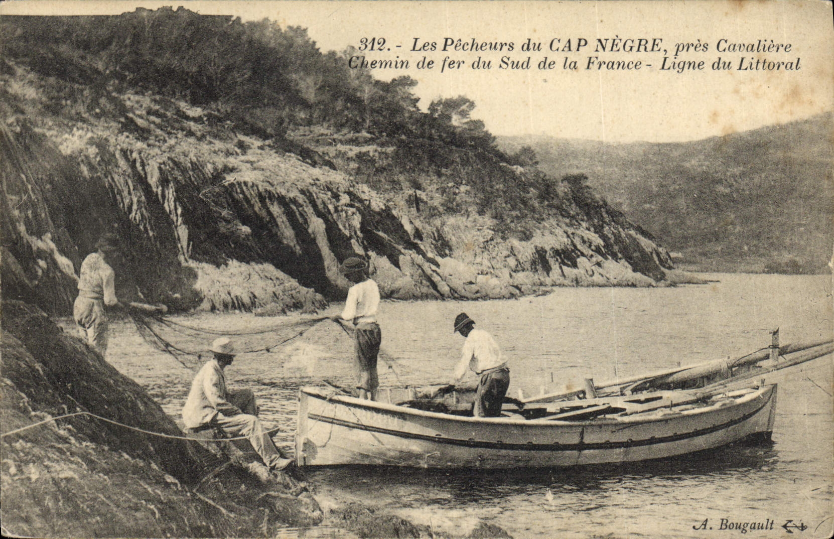 CPA Bateau de peche Les pecheurs de Cap Negre pres Cavaliere Chemin de fer du Sud de la France ligne du littoral