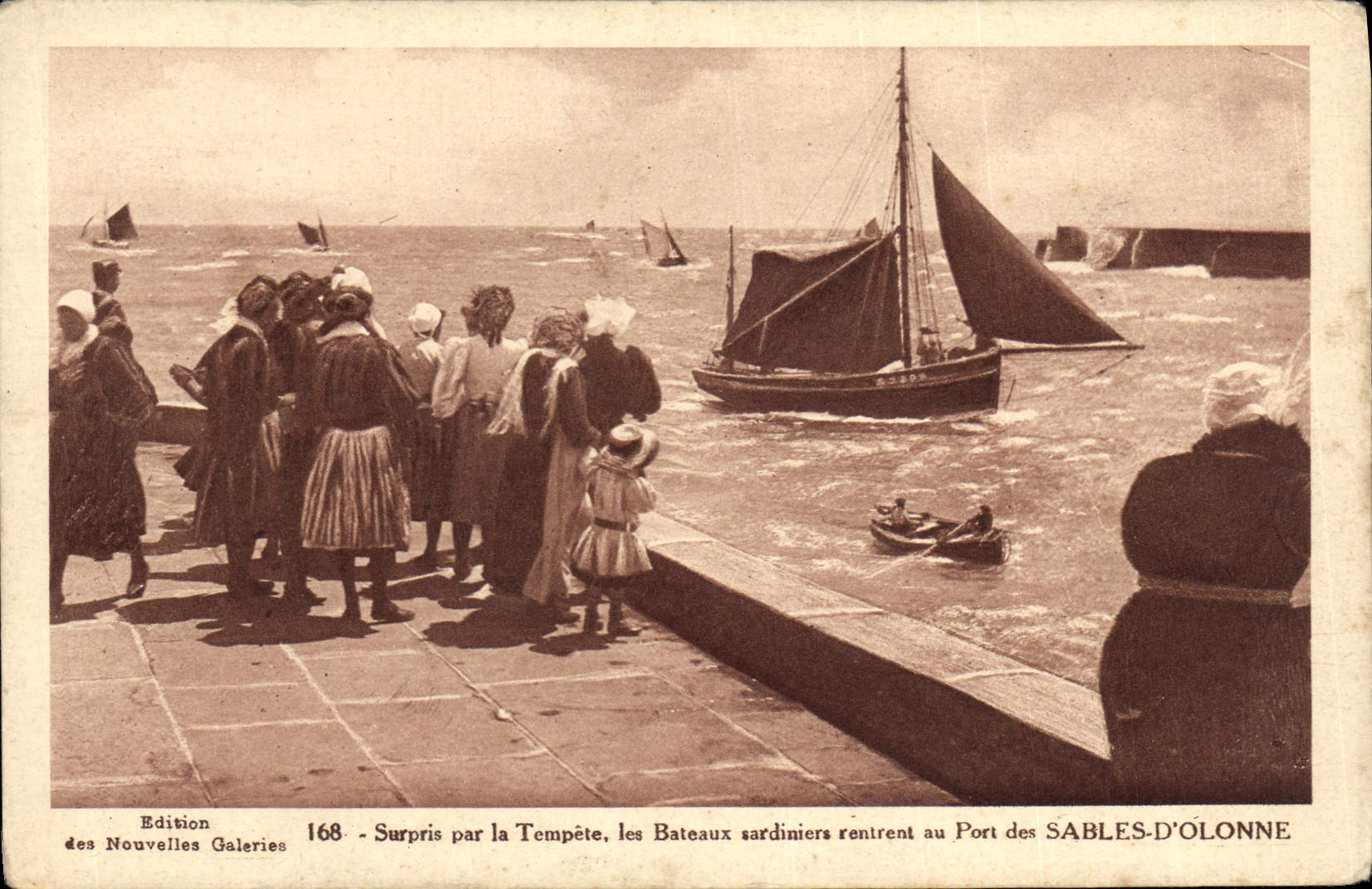 El barco de la POSTAL de la VENDIMIA del pecado sorprendió por la tormenta los barcos de la sardina de los barcos con el puerto de Sables d'Olonne