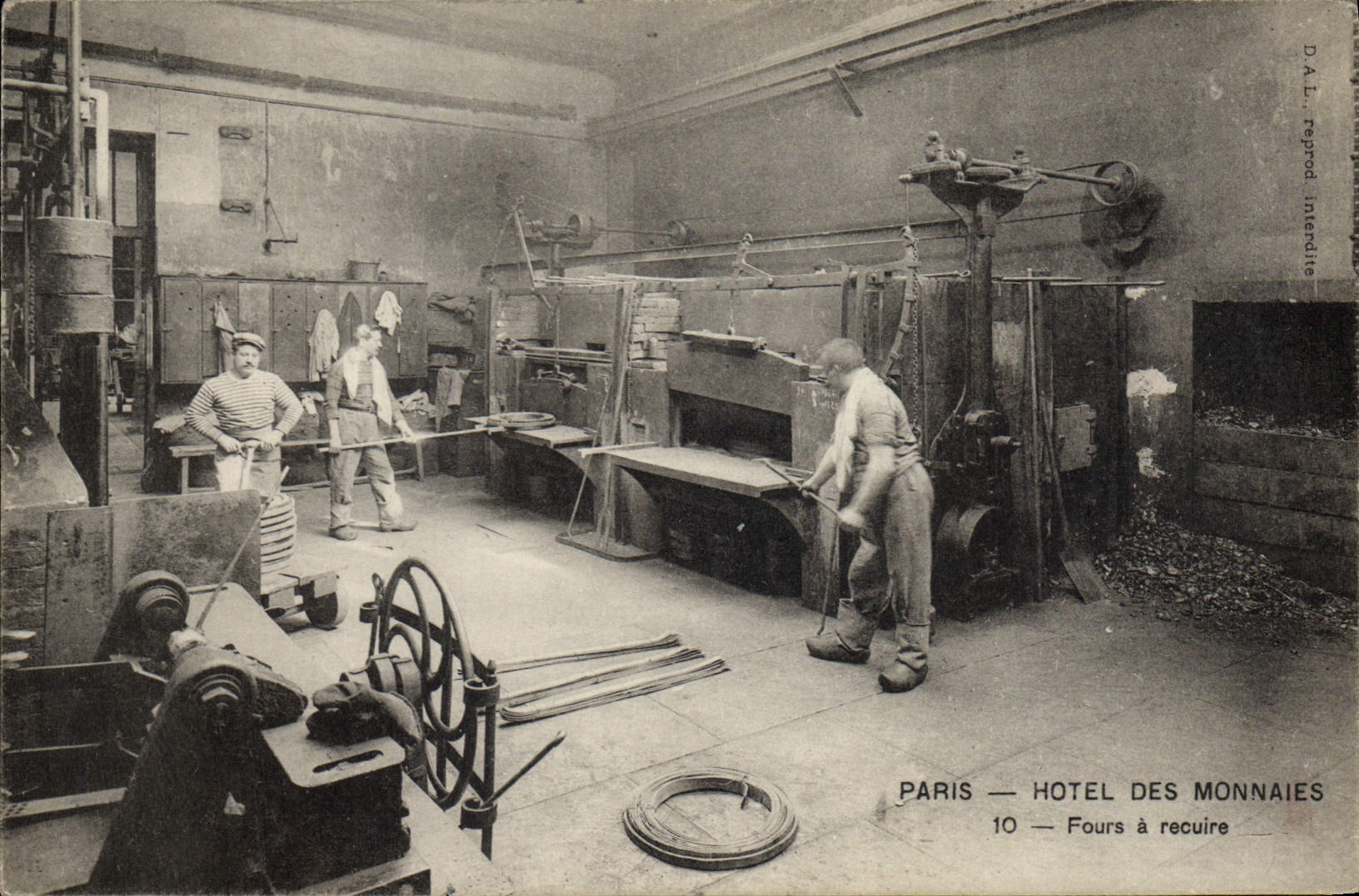 VINTAGE POSTCARD Monnaies Paris Mint Annealing furnaces