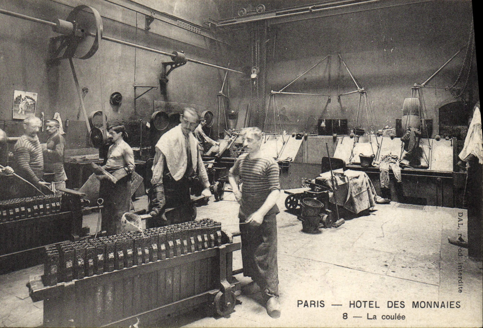 CPA Monnaies Paris Hotel des Monnaies La coulee 
