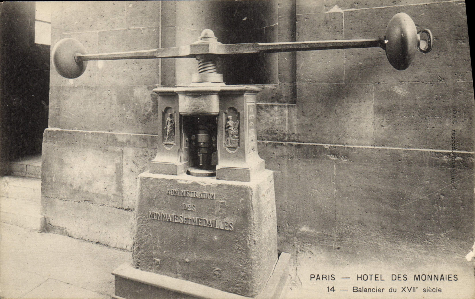 CPA Monnaies Paris Hotel des Monnaies Balancier du 17eme 