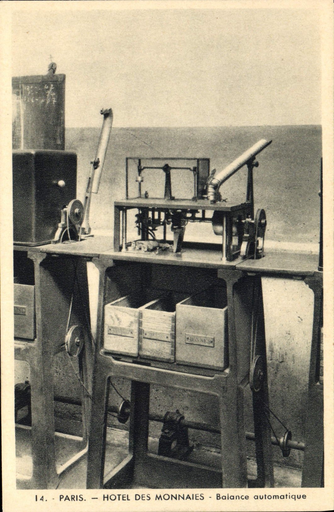 CPA Monnaies Paris Hotel des Monnaies Balance automatique 