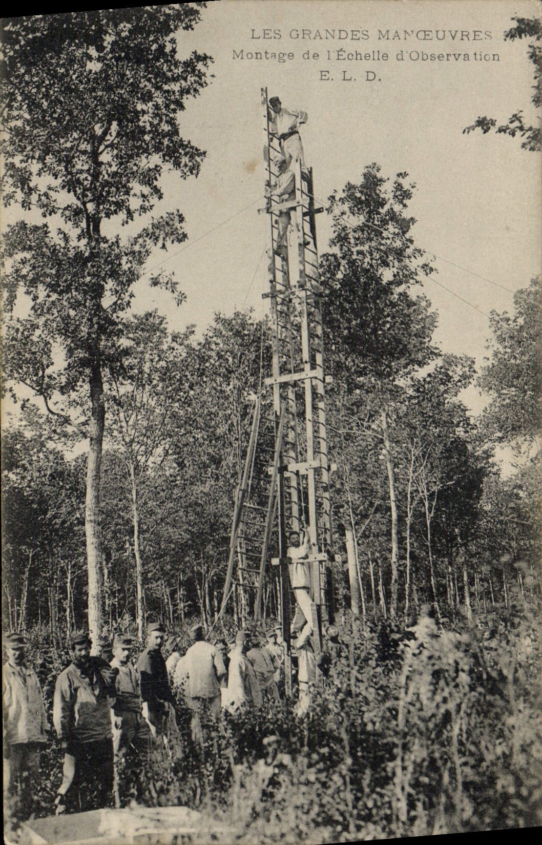 CPA Militaria Grandes Manoeuvres Montage de l'echelle d'observation