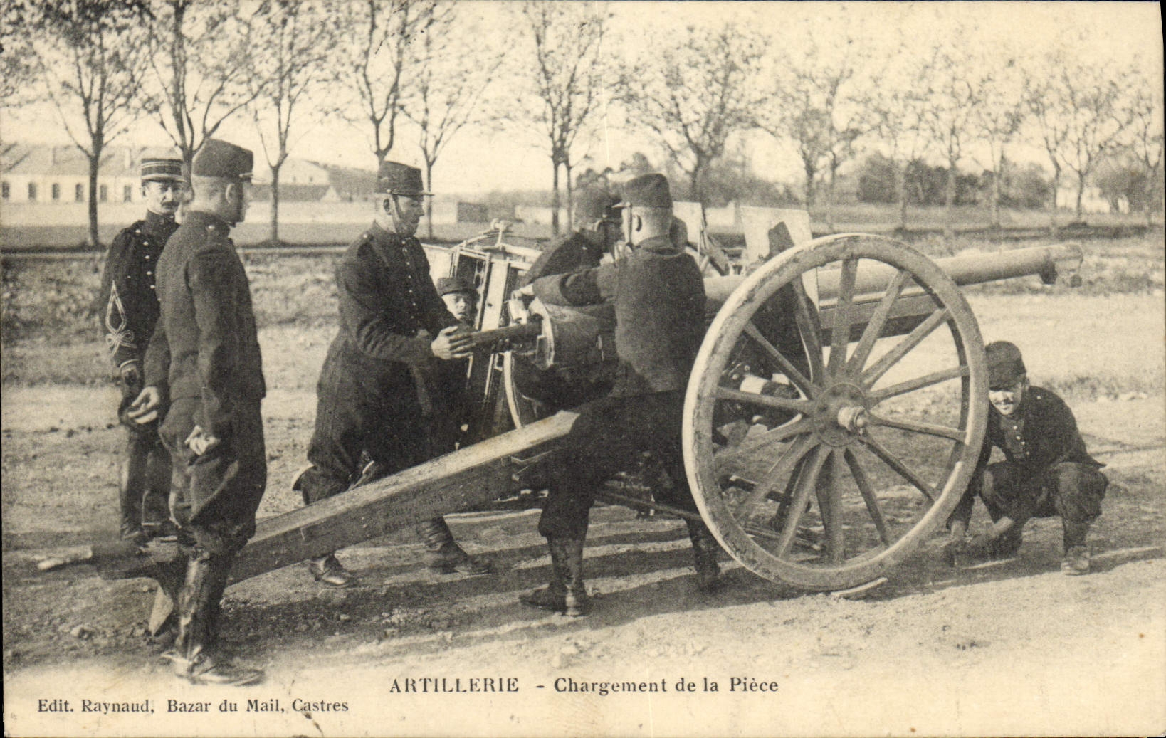 CPA Militaria Artillerie Changement de la piece