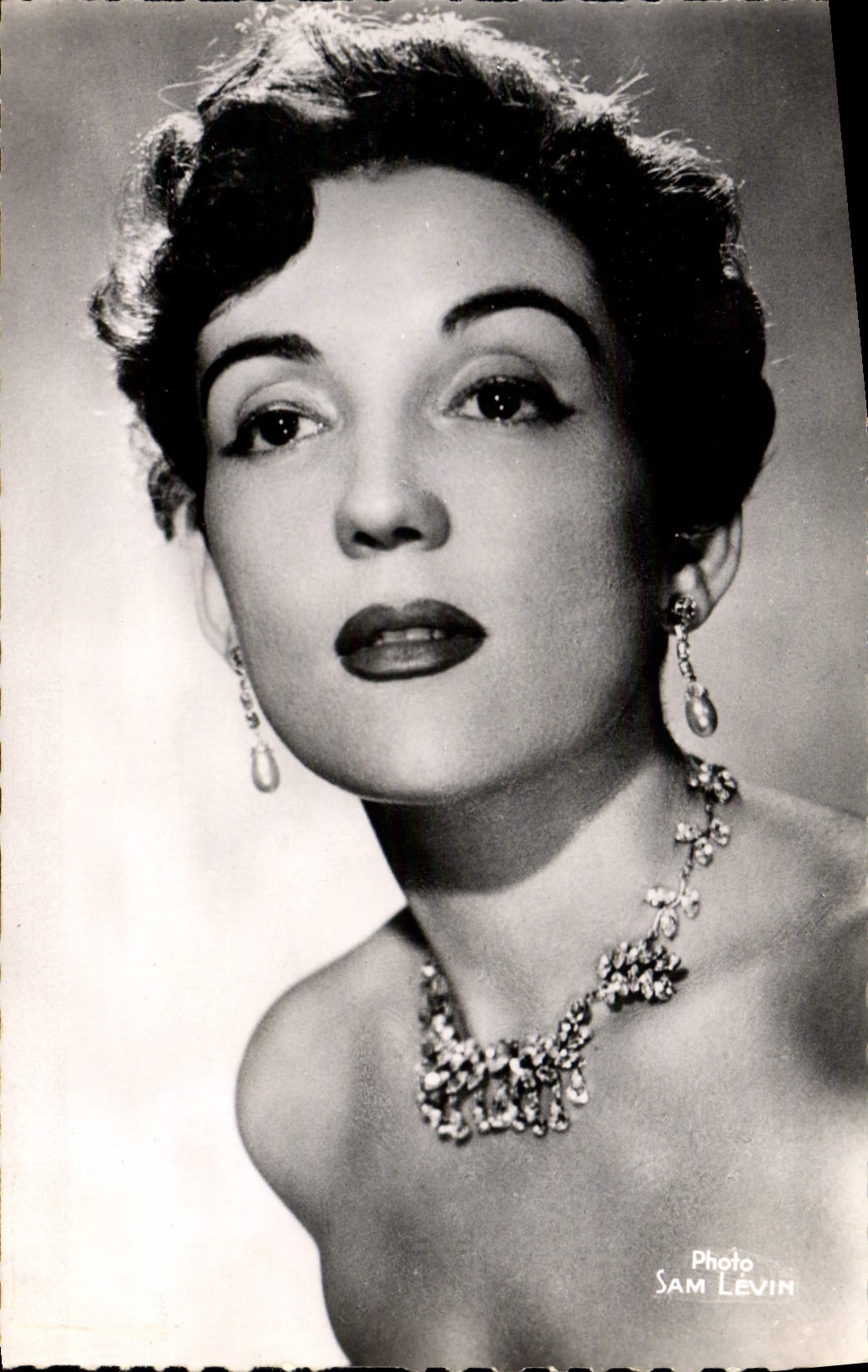 POSTAL MODERNA lazo de Gloria del cine