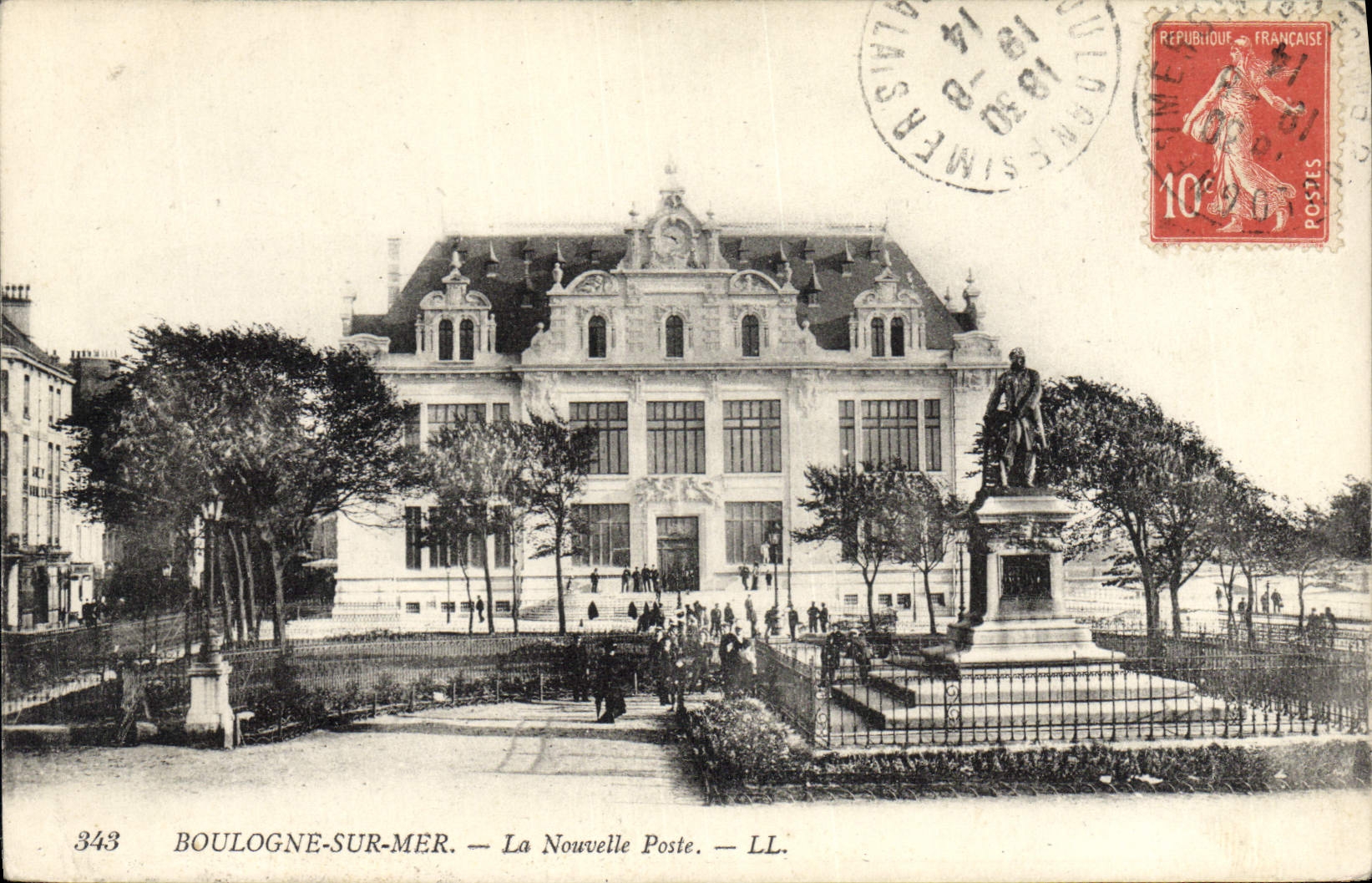 VINTAGE POSTCARD Boulogne on Sea the new post office