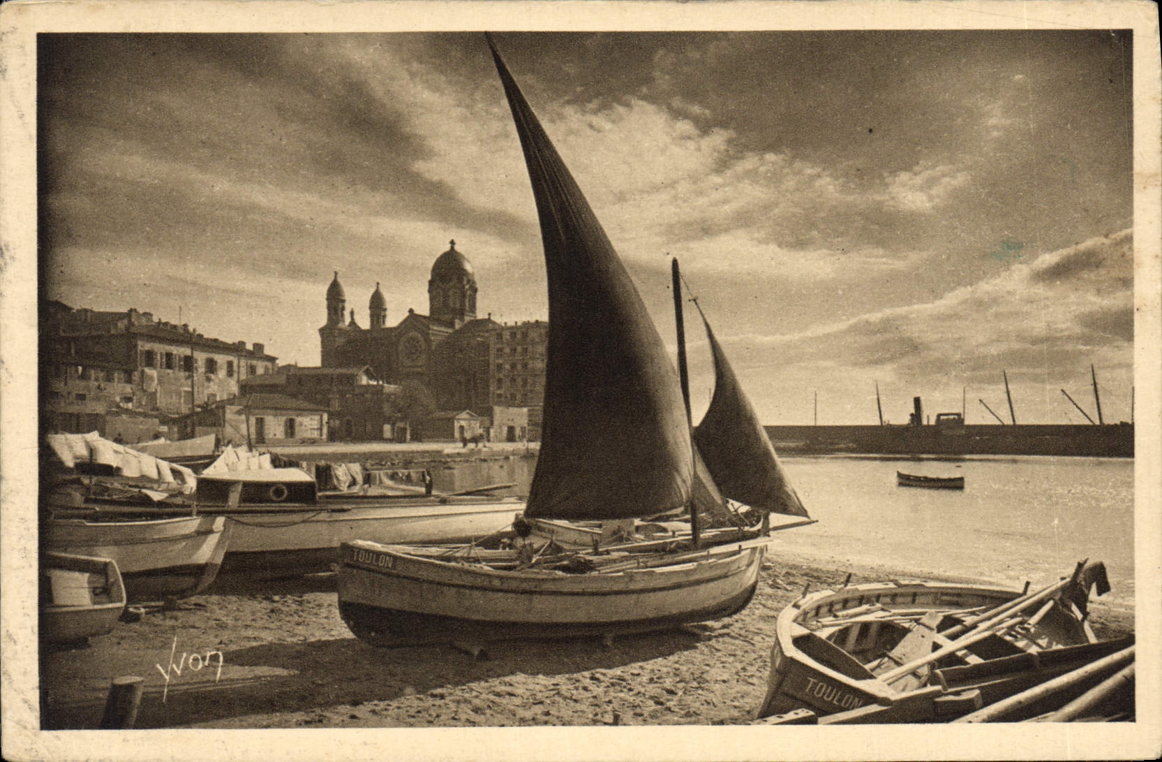 VINTAGE POSTCARD Boat of Holy sin Raphael the port and Notre Dame of the Victoire