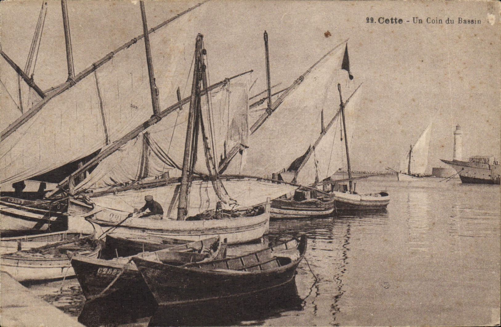 CPA Bateau de peche Cette Un coin du bassin
