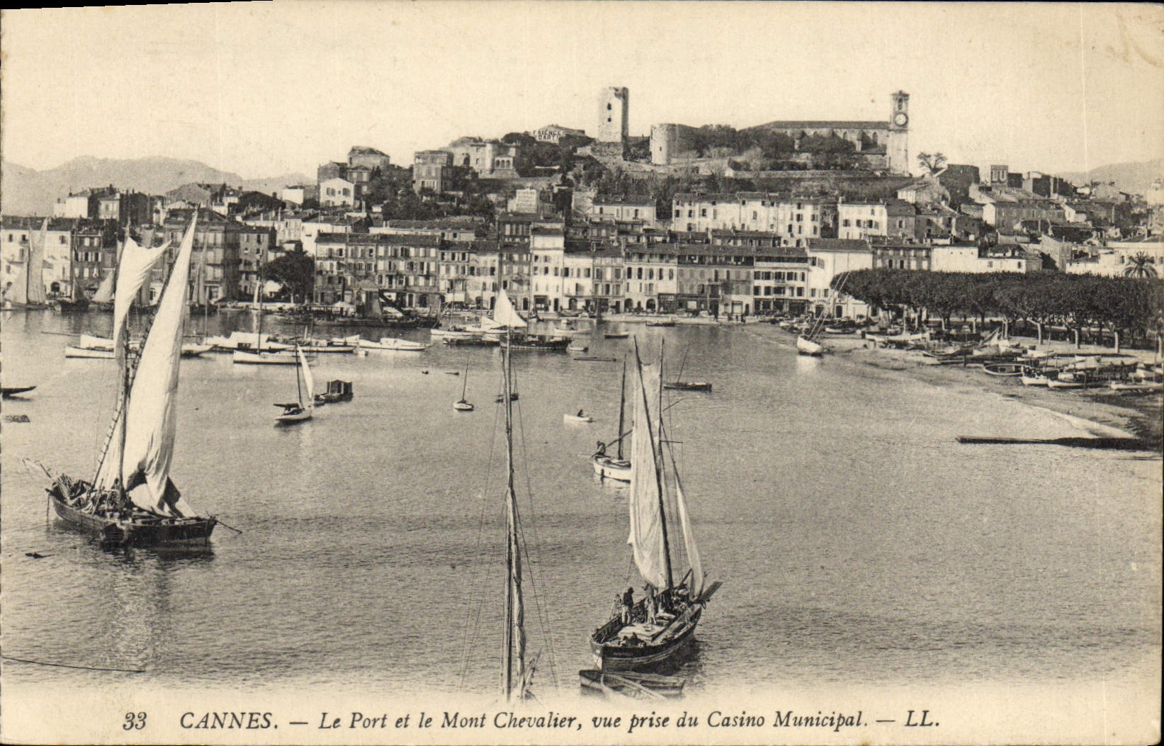 VINTAGE POSTCARD Boat of Cannes sin the Port and the Mount Knight Seen from of the Municipal casino