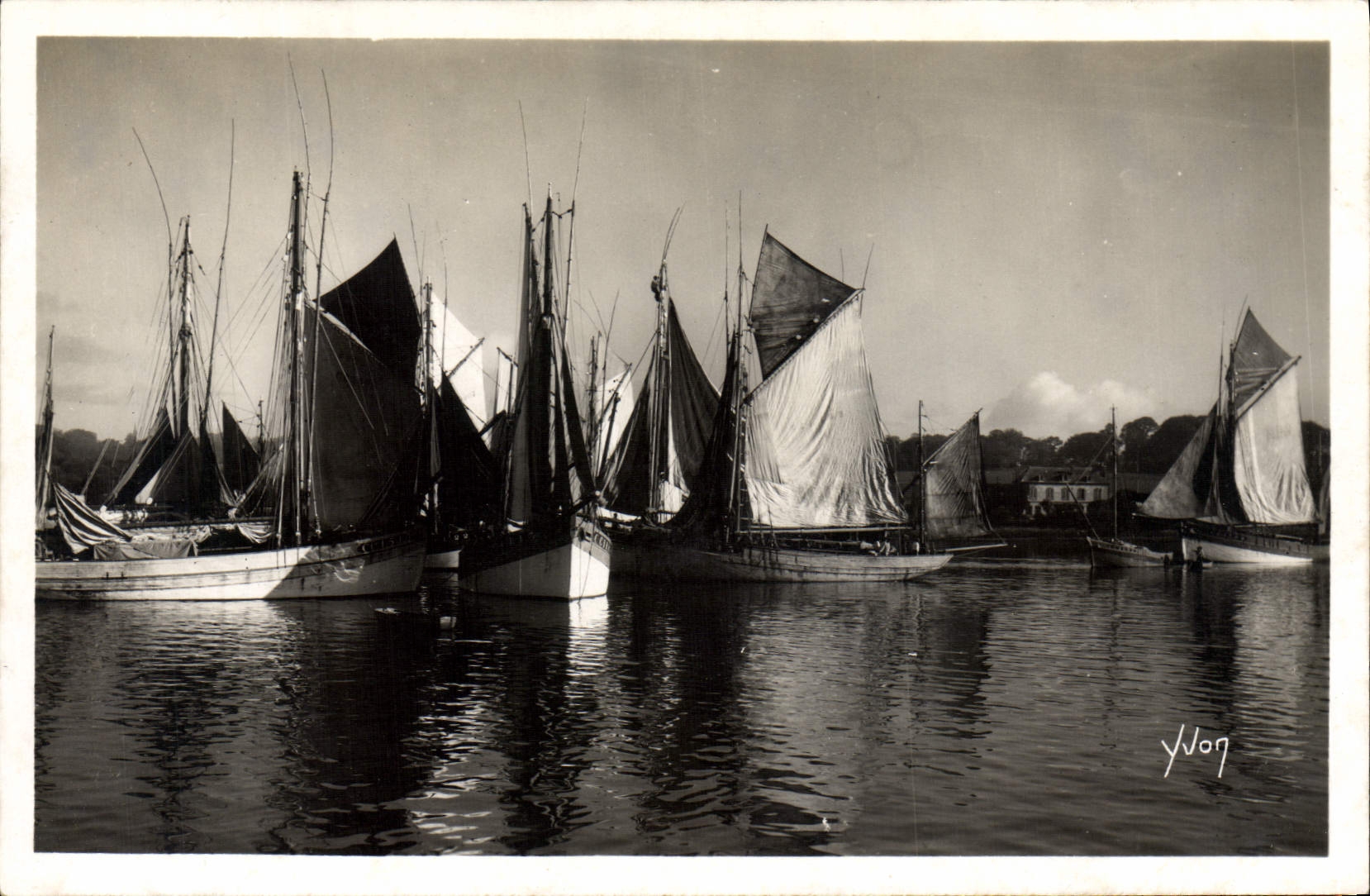 MODERN CARD Bateau of Concarneau sin Groups thonniers