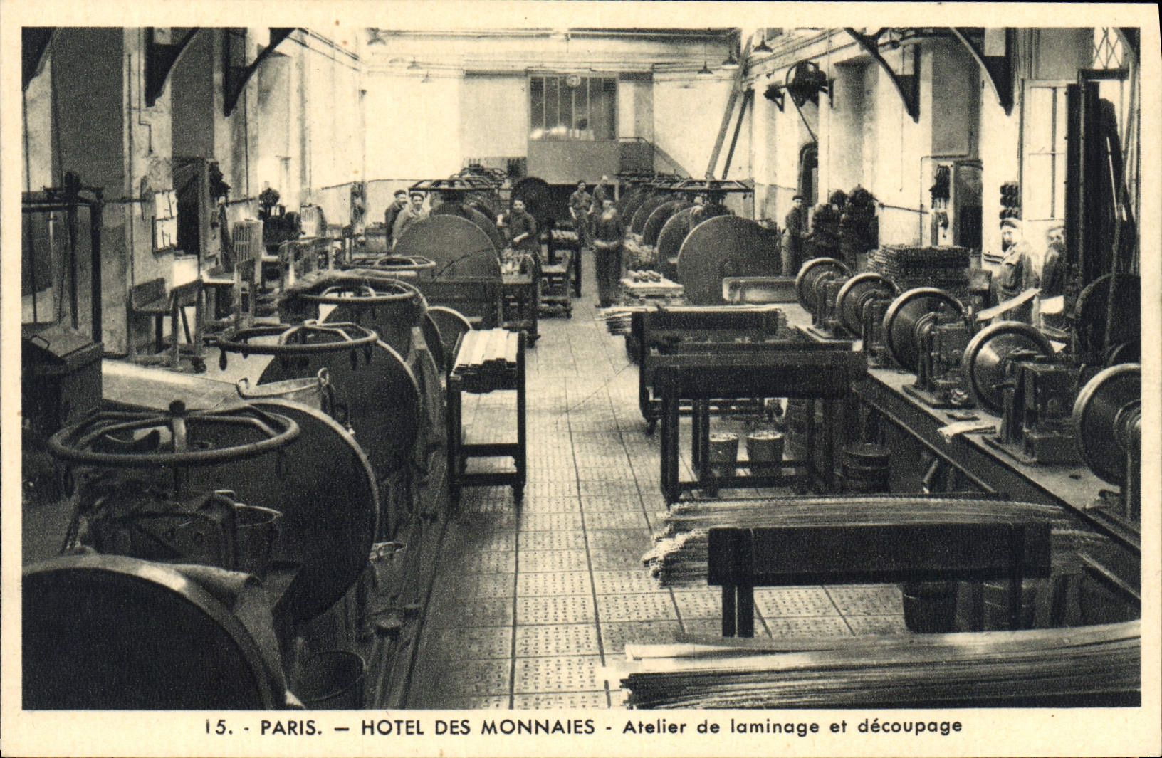 Taller Mint de París de la POSTAL de la VENDIMIA del balanceo y del corte