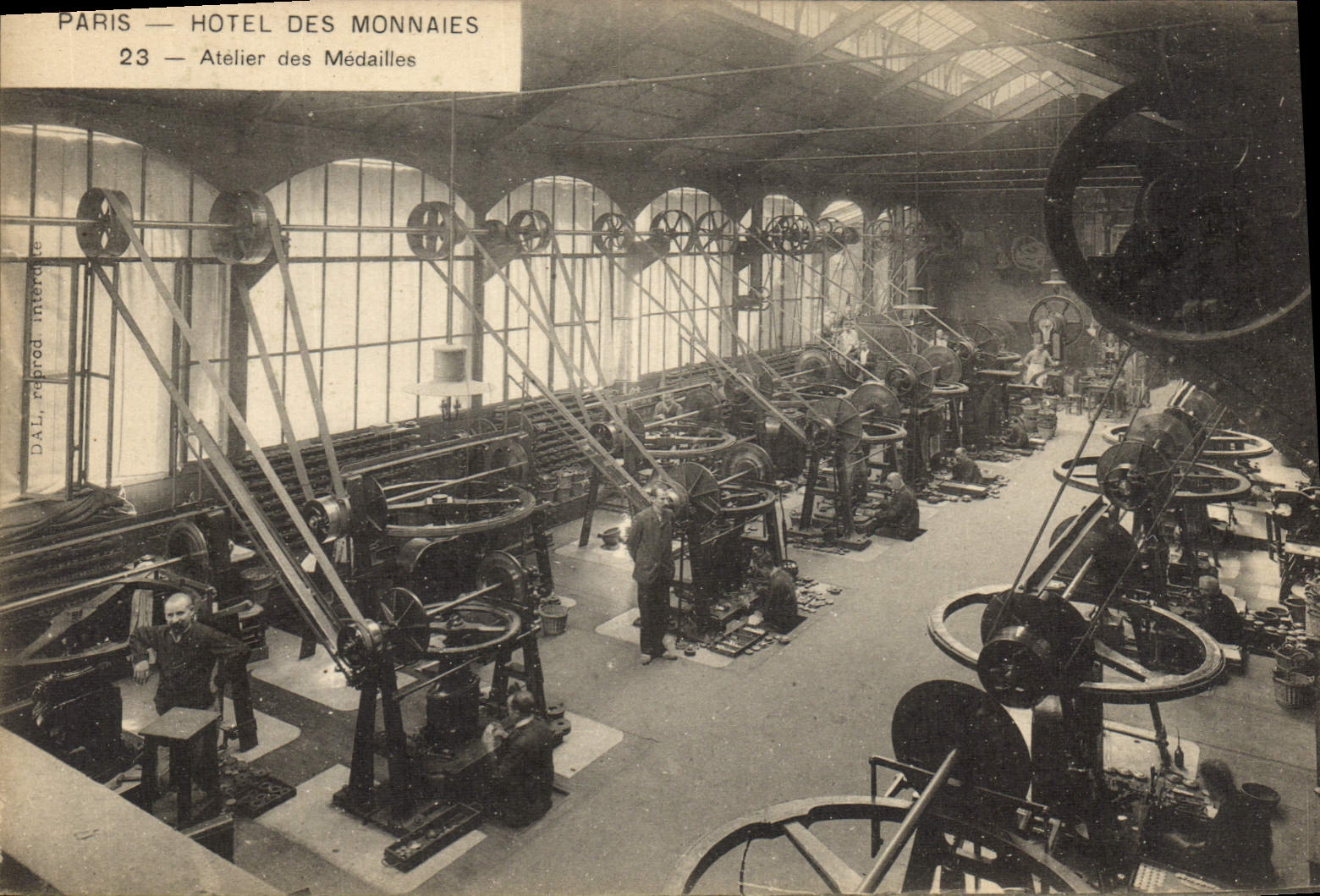 CPA Paris Hotel des Monnaies Atelier des medailles