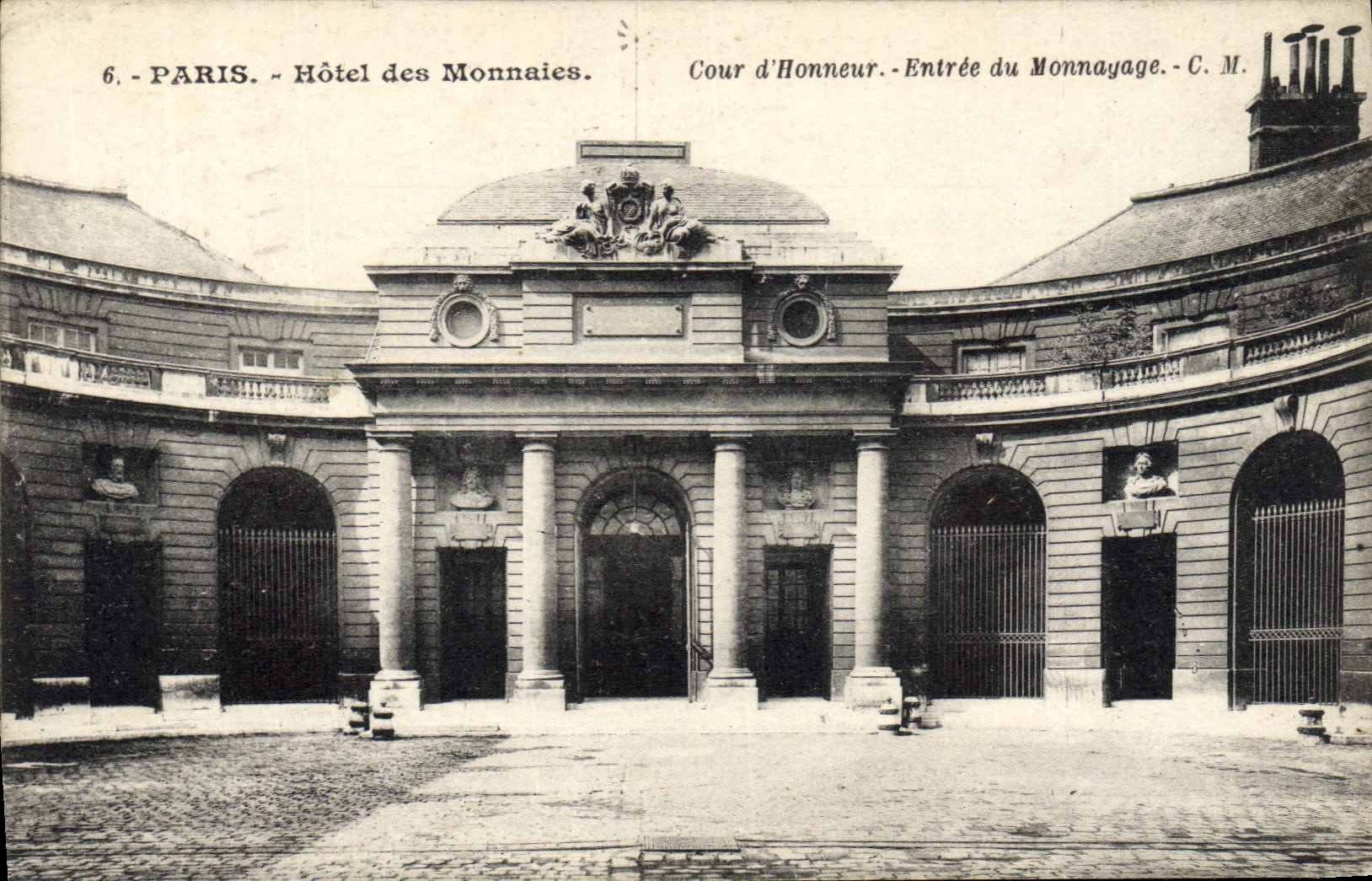 CPA Paris Hotel des Monnaies Cour d'honneur Entree du monnayage