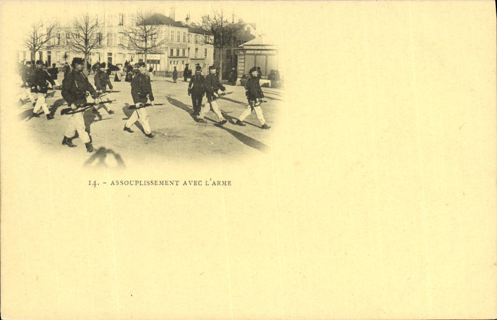 VINTAGE POSTCARD Militaria Easing with the weapon