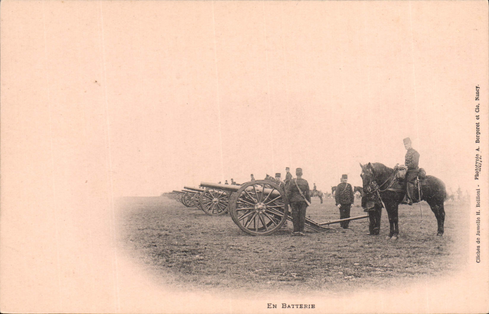 CPA Militaria En batterie 