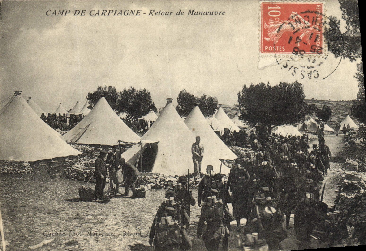CPA Militaria Camp de Carpiagne Retour de manoeuvre