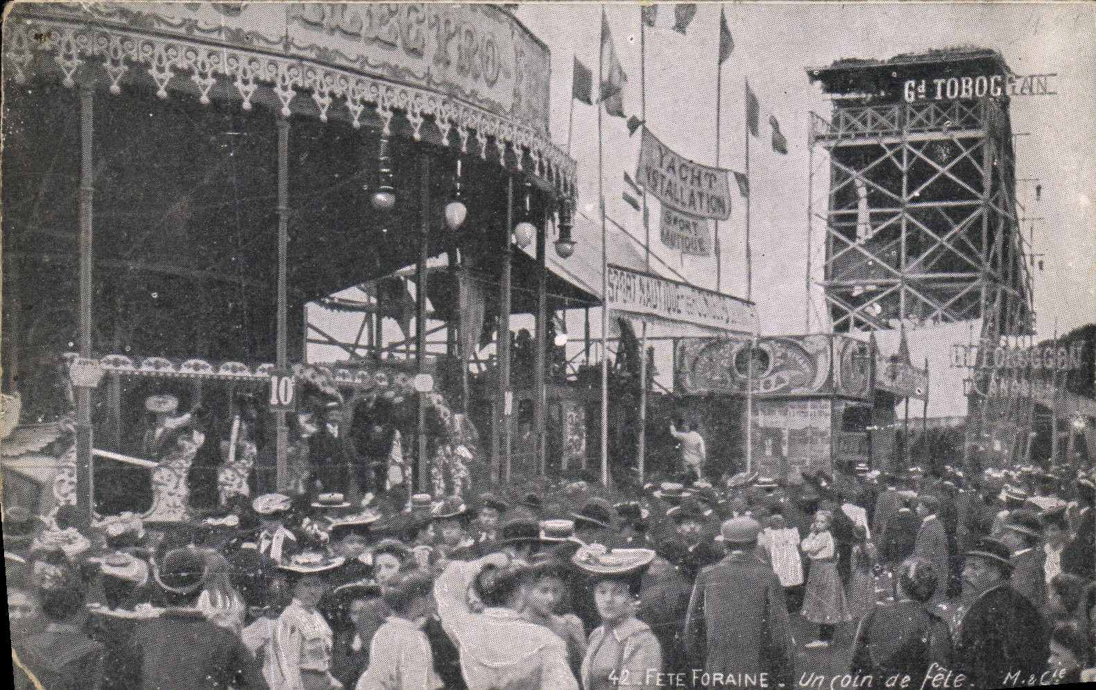 Feria de diversión de la POSTAL de la VENDIMIA una esquina del festival