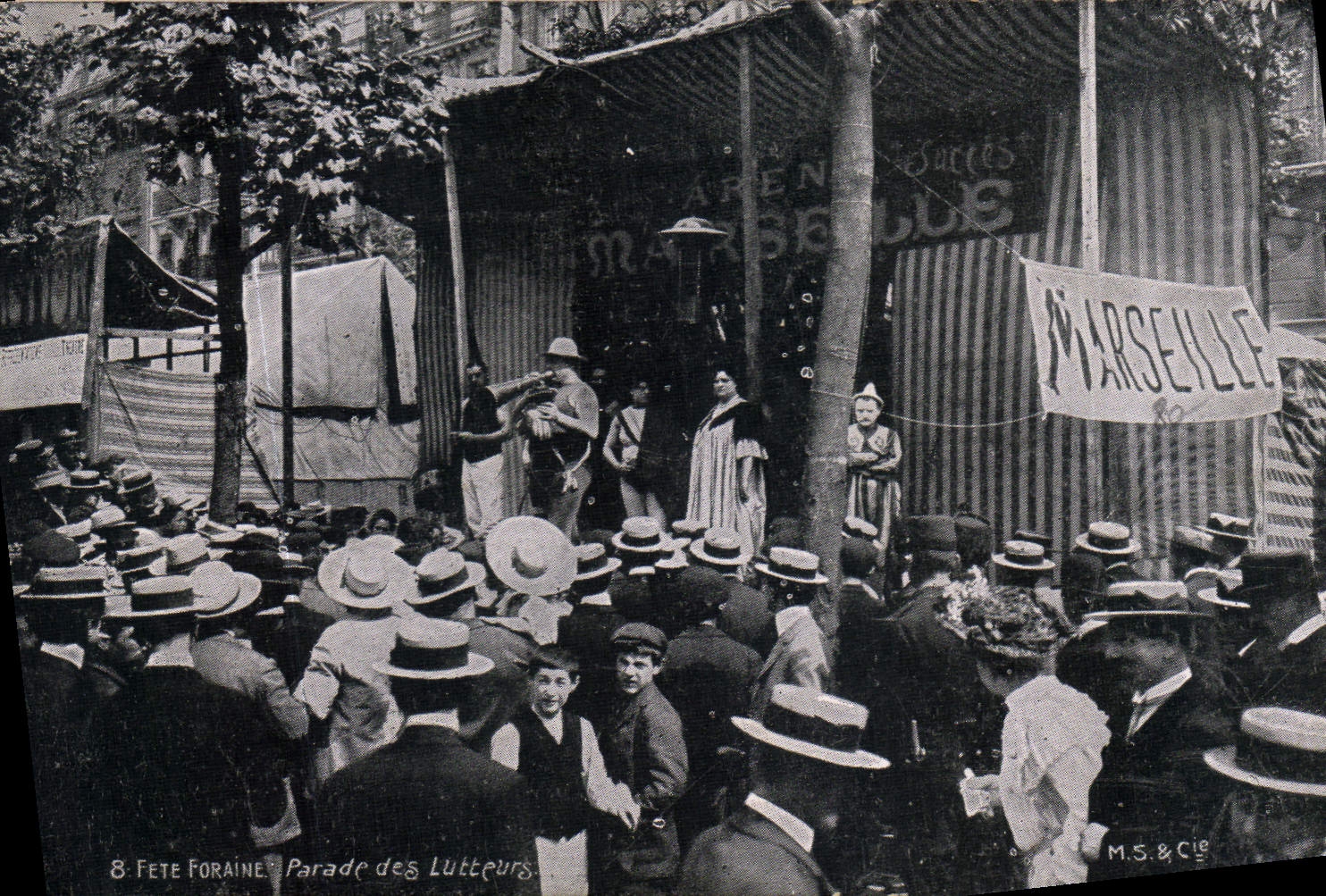 VINTAGE POSTCARD Fun fair Parades of the fighters Lutte Marseilles