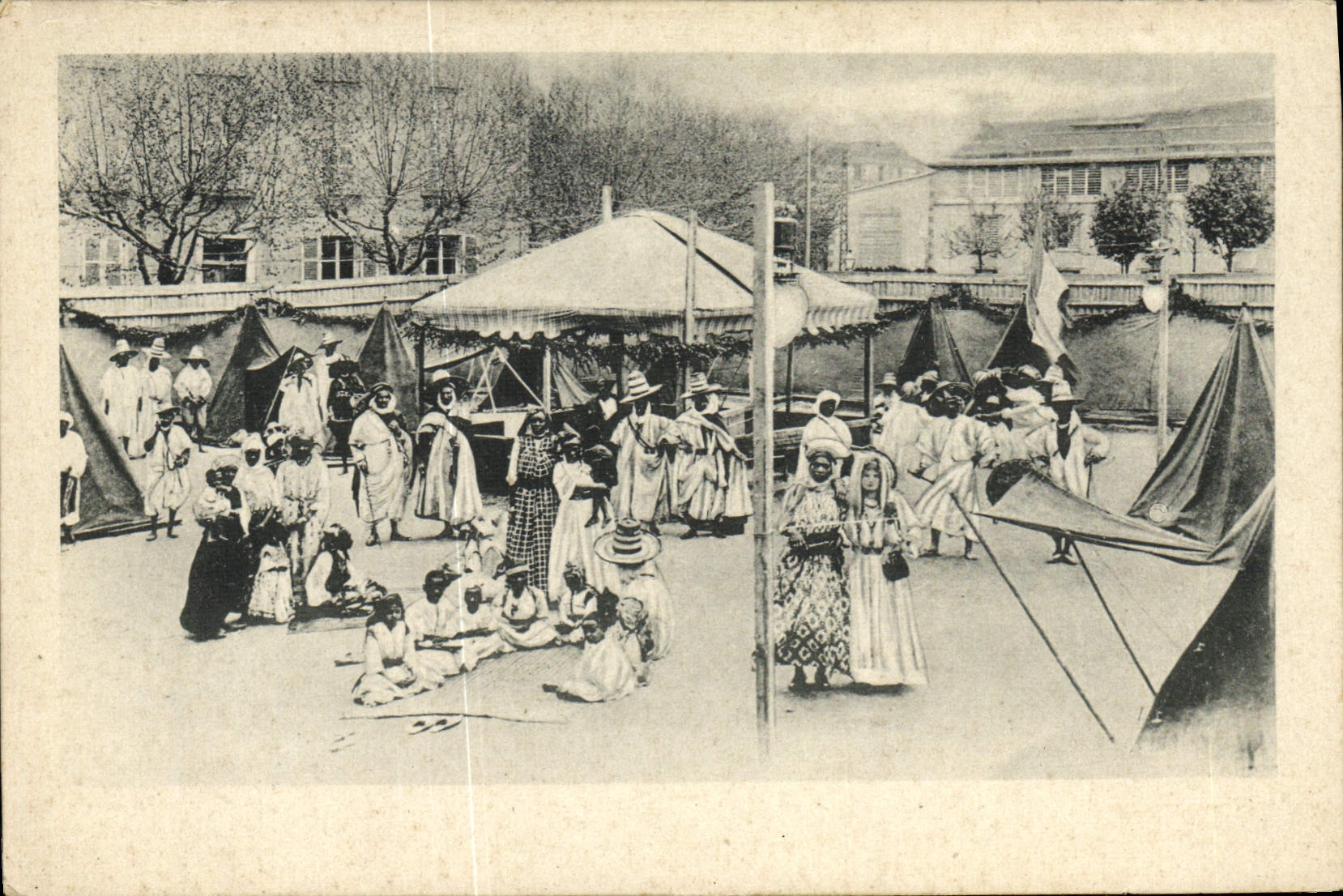 VINTAGE POSTCARD Fun fair Costumes