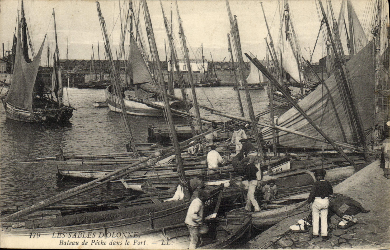 VINTAGE POSTCARD Boat of sin Sands of olonne Boat of sin in the port