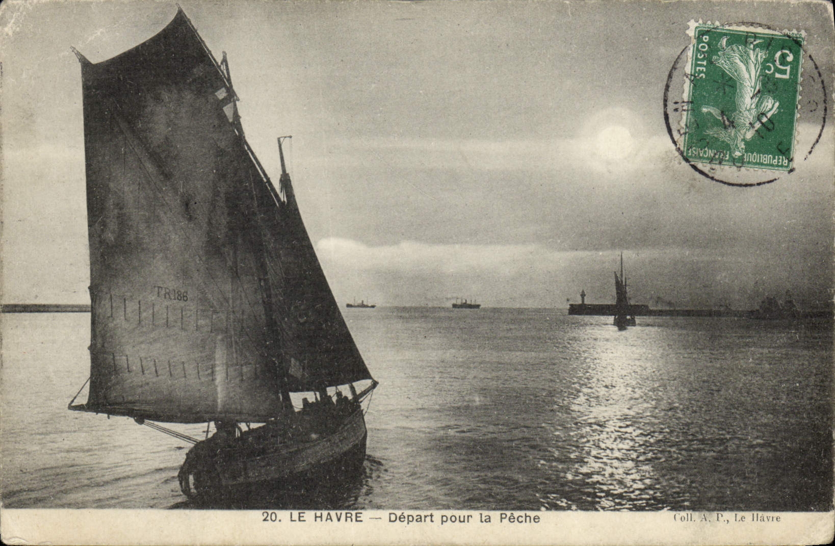 VINTAGE POSTCARD Boat of sin Le Havre Departure for the sin