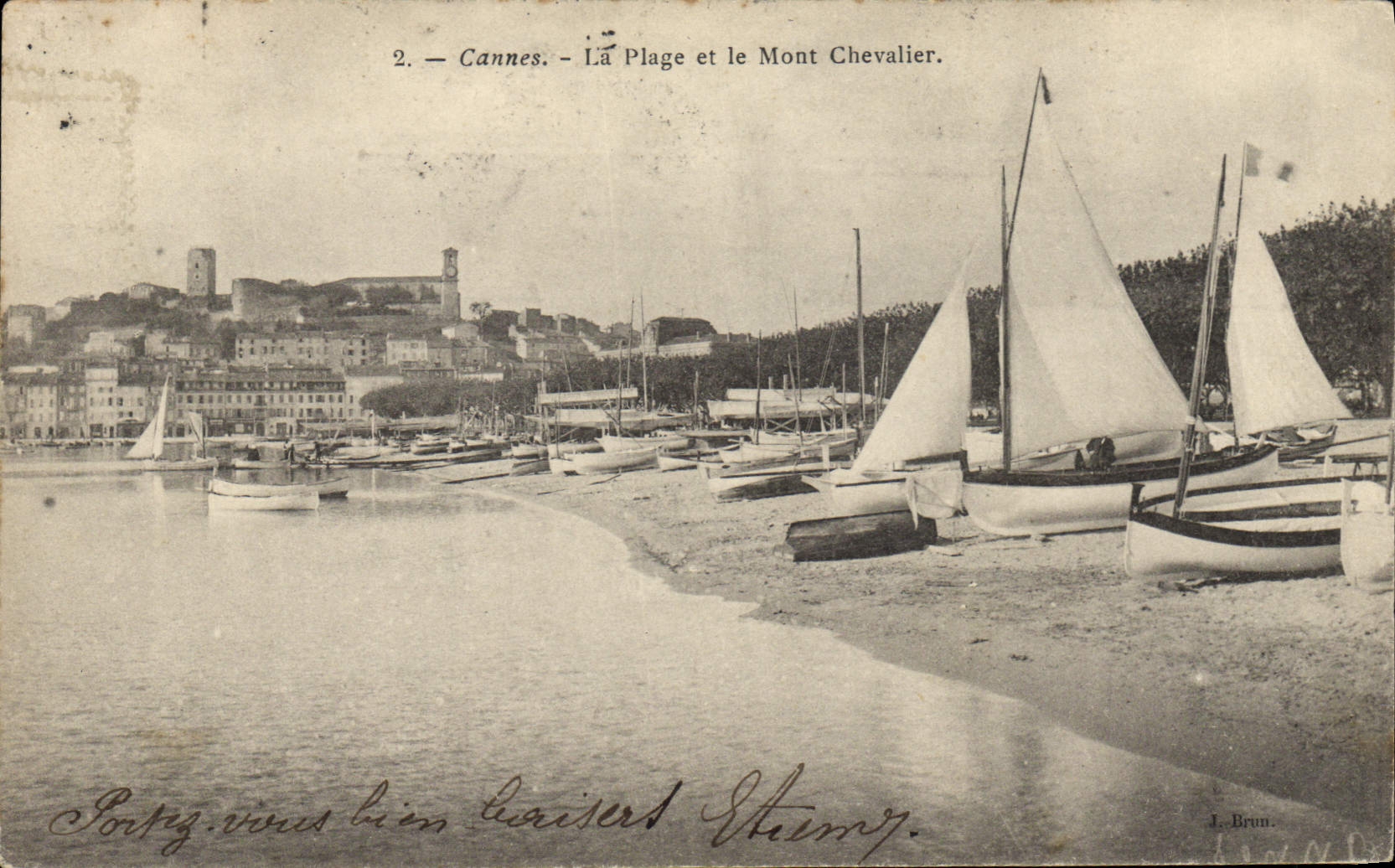 VINTAGE POSTCARD Boat of Cannes sin the beach and the Mount Knight