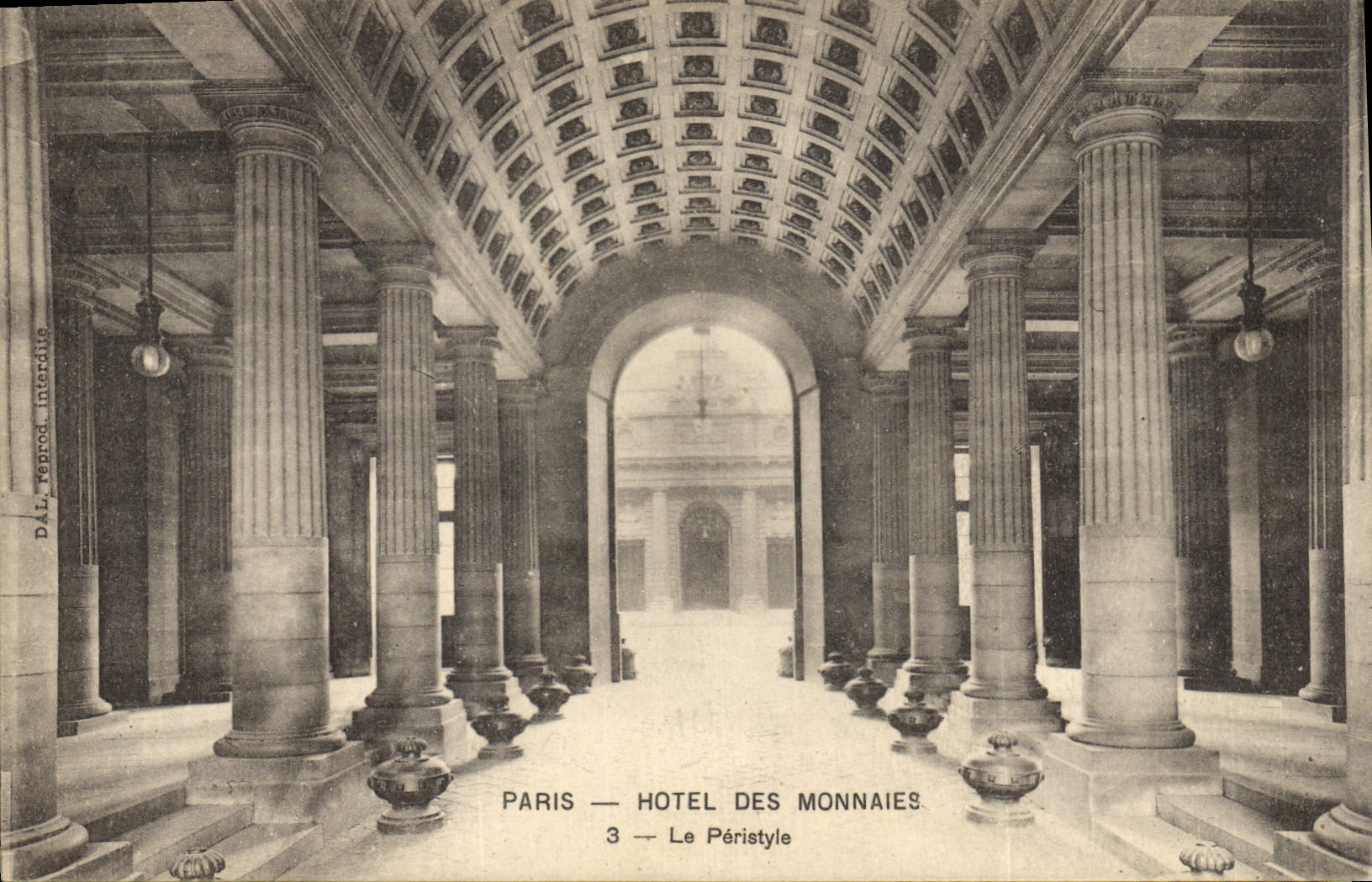 CPA Paris Hotel des Monnaies Le peristyle