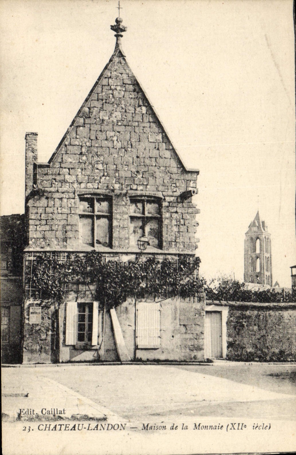 VINTAGE POSTCARD Currencies Castle Landon House of the currency