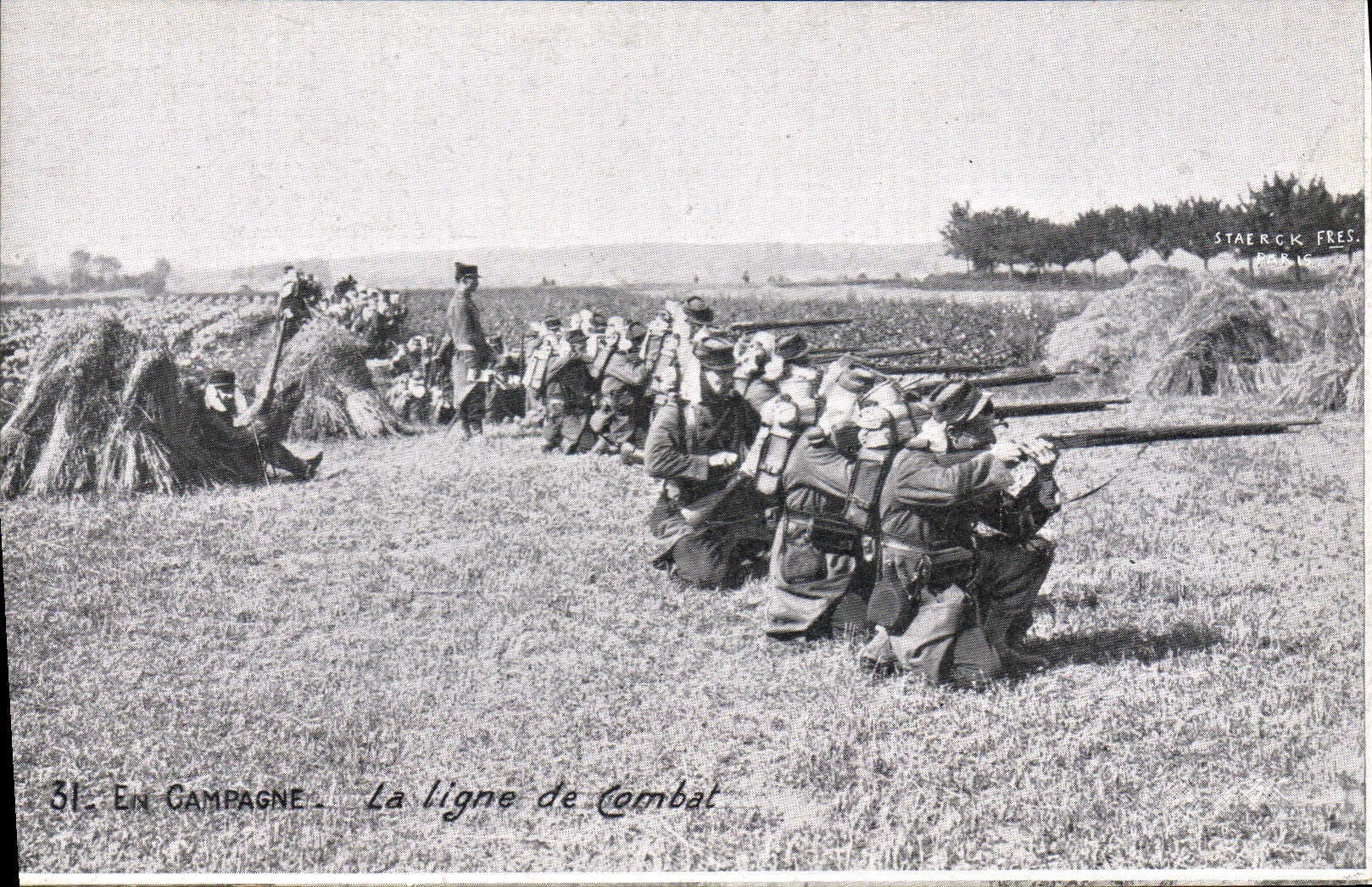 CPA Militaria En campagne La ligned e combat