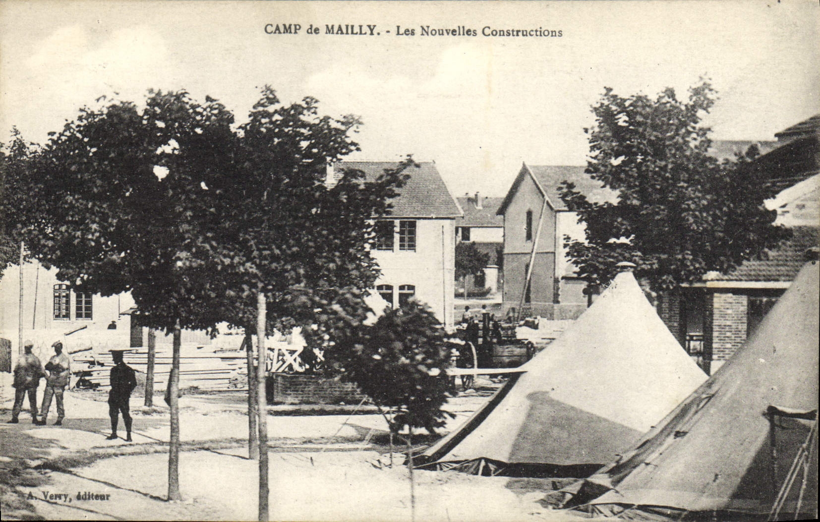 VINTAGE POSTCARD Militaria Camp of Mailly new constructions